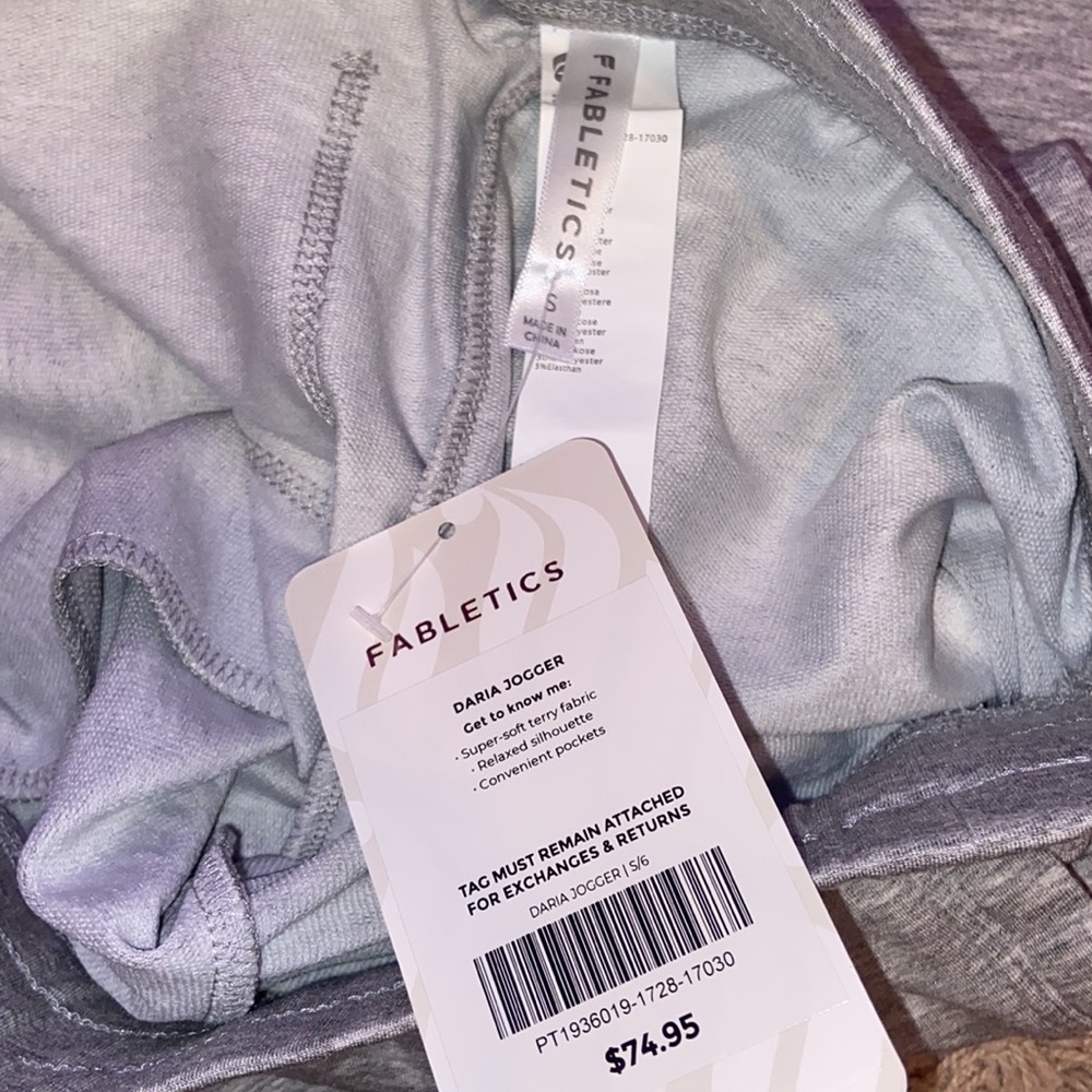 🌸Fabletics Sweats - Picture 2 of 2